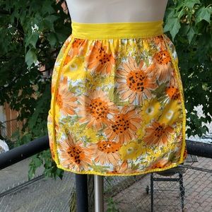 Vintage Vera Apron 🐞